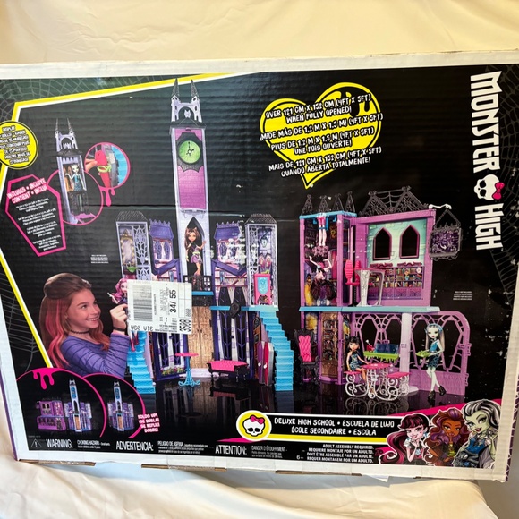 Monster High DELUXE High School 2 Storey Playset BRAND NEW - Picture 2 of 15